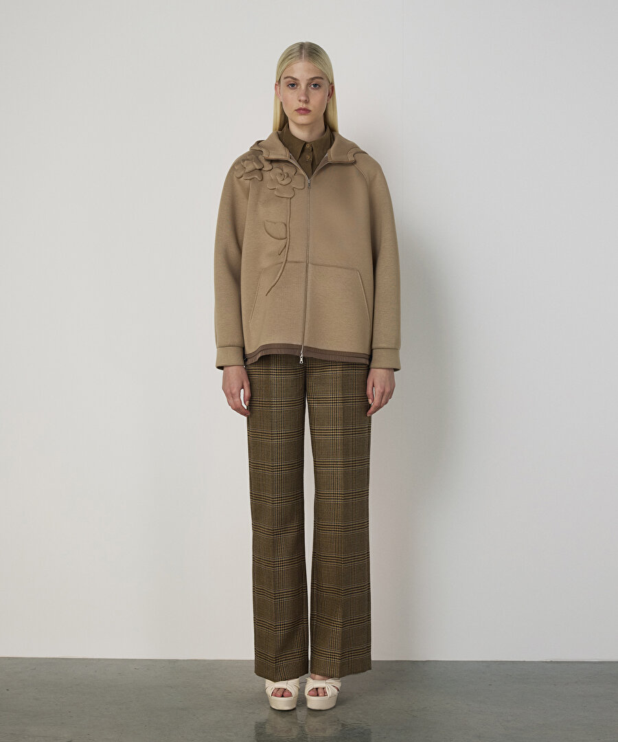 ÇİÇEK APLİKELİ SWEATSHIRT