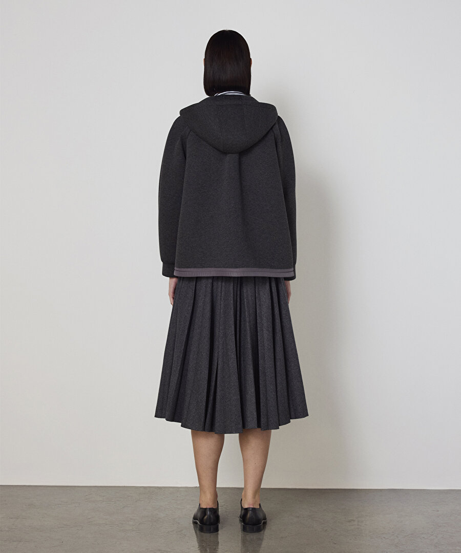 ÇİÇEK APLİKELİ SWEATSHIRT