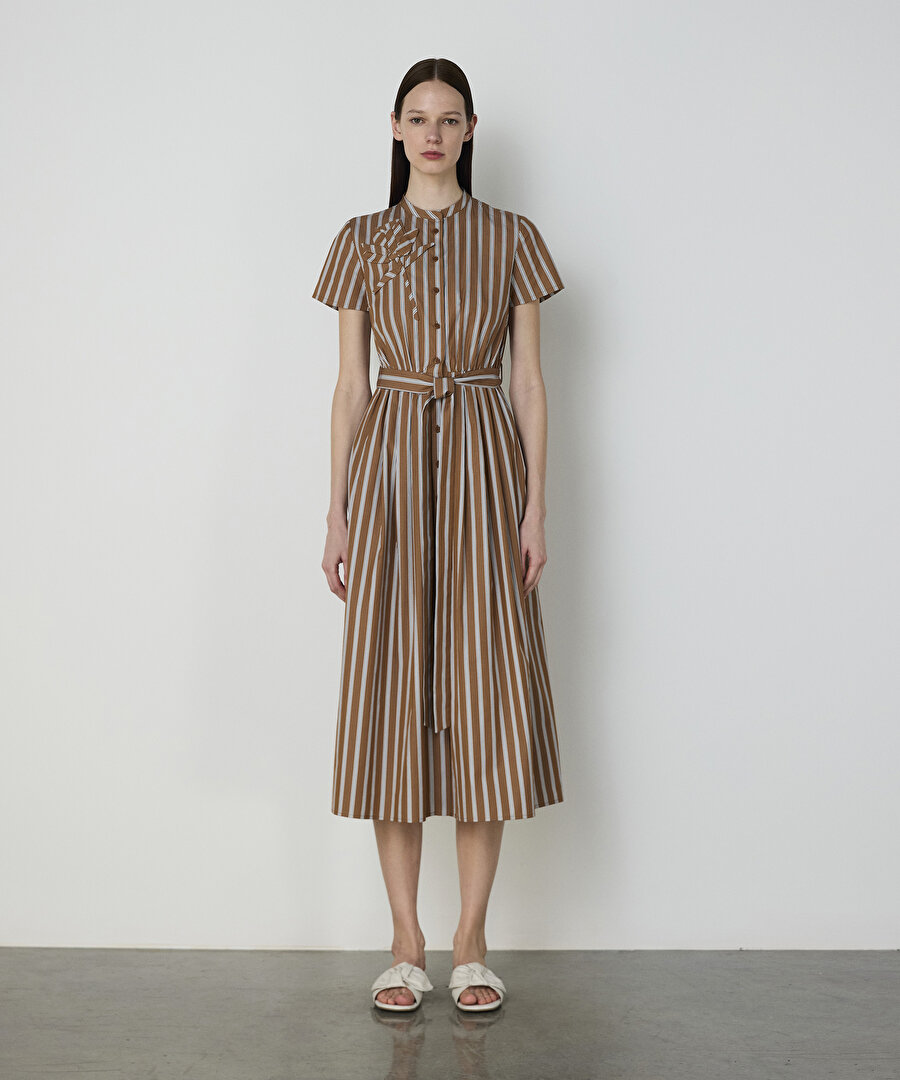 Çiçek aplikeli poplin elbise