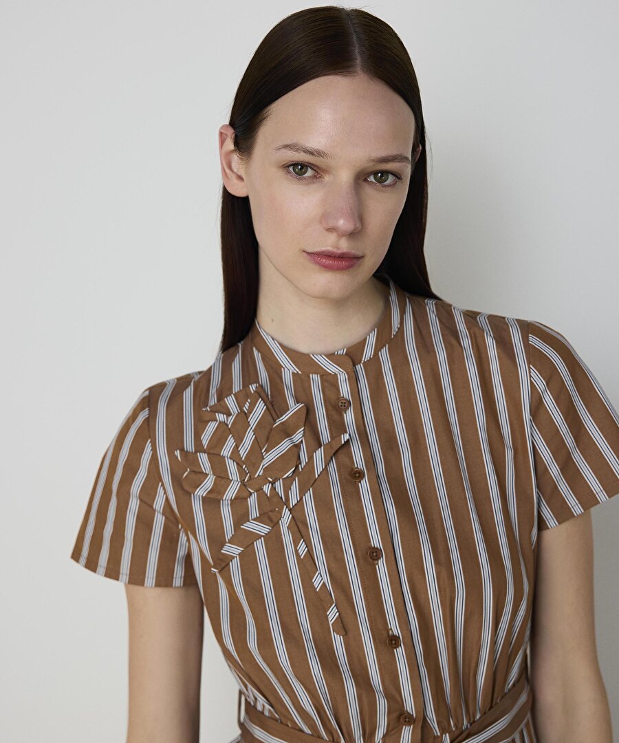 Çiçek aplikeli poplin elbise