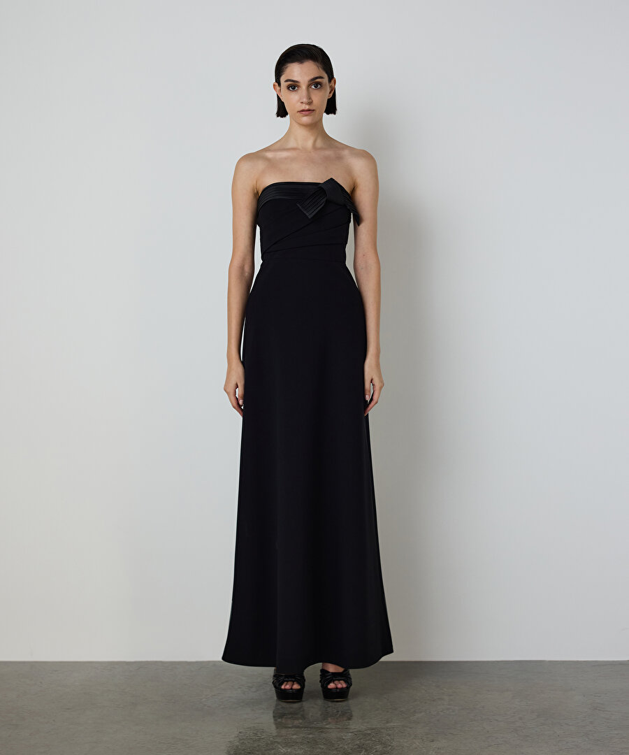 FİYONKLU STRAPLEZ MAKSİ ELBİSE