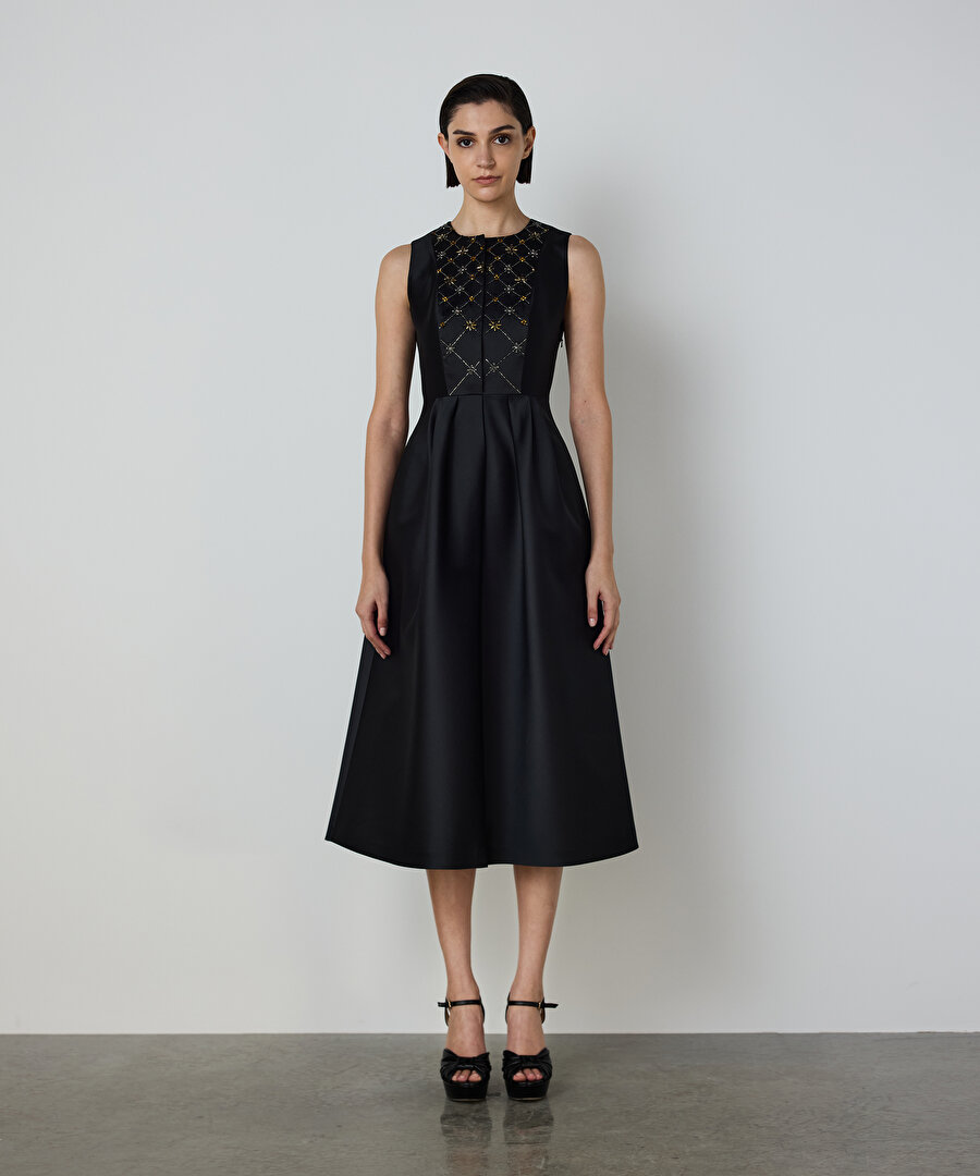 İŞLEMELİ MİKADO ELBİSE