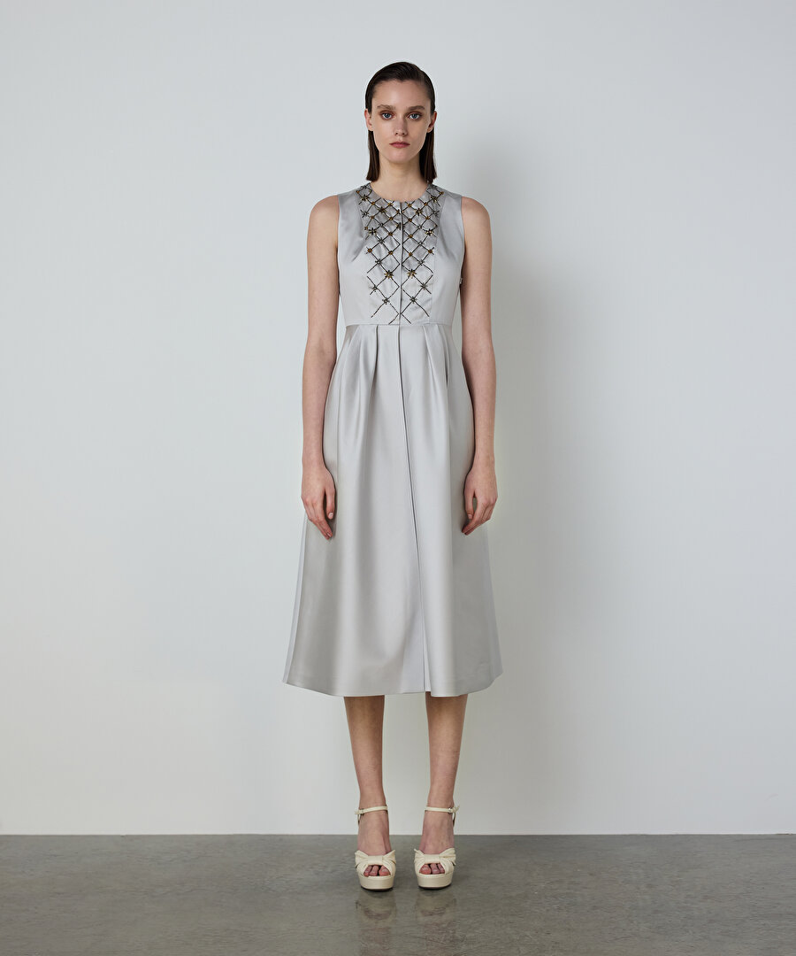 İŞLEMELİ MİKADO ELBİSE