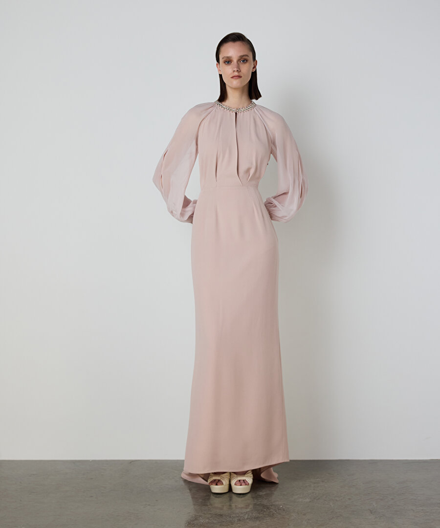 İŞLEMELİ MAKSİ ELBİSE