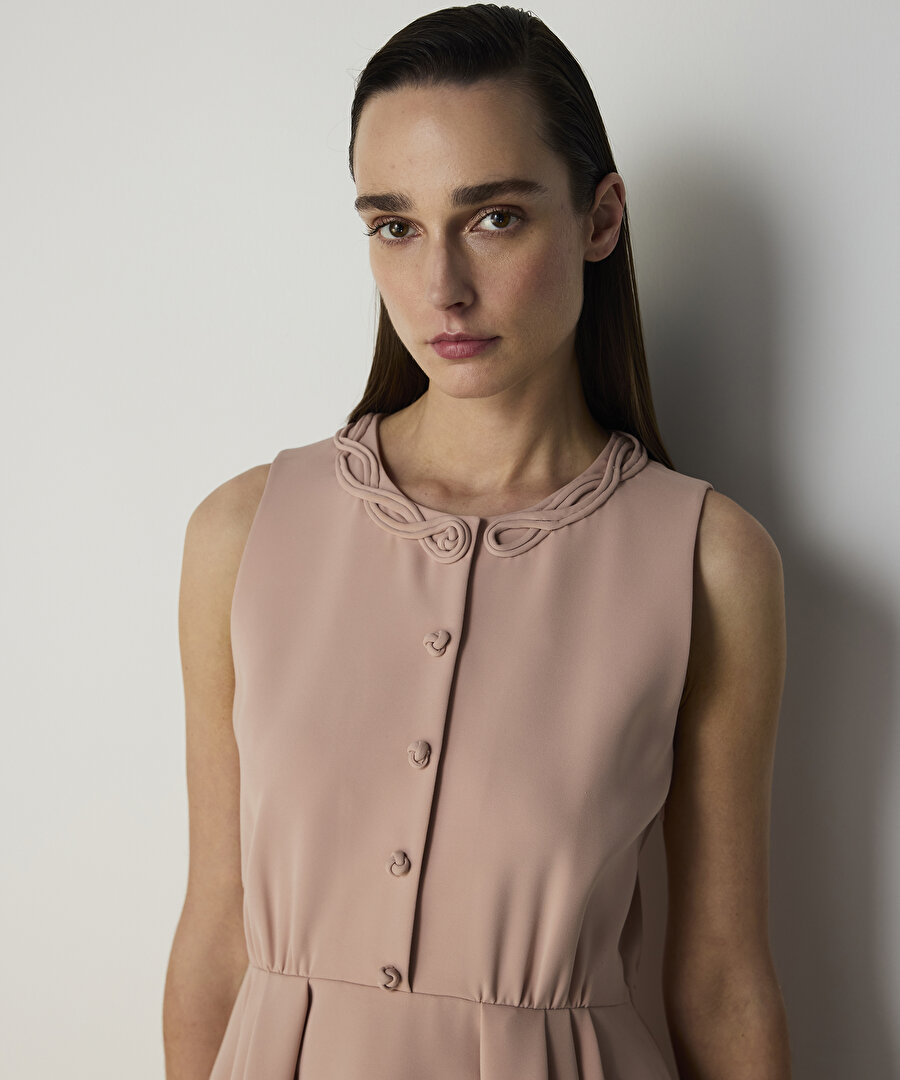 İNCE KORDONLU PİLELİ ELBİSE