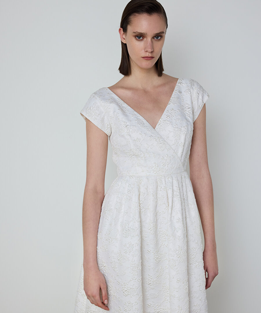 JAKARLI MAKSİ ELBİSE