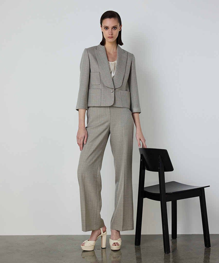 GENİŞ YAKALI YÜN CEKET