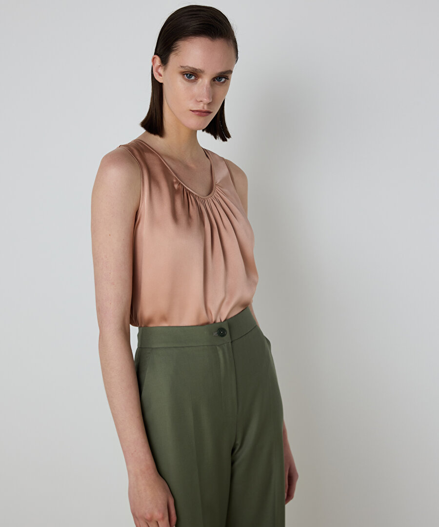 BÜZGÜLÜ İPEK BLUZ