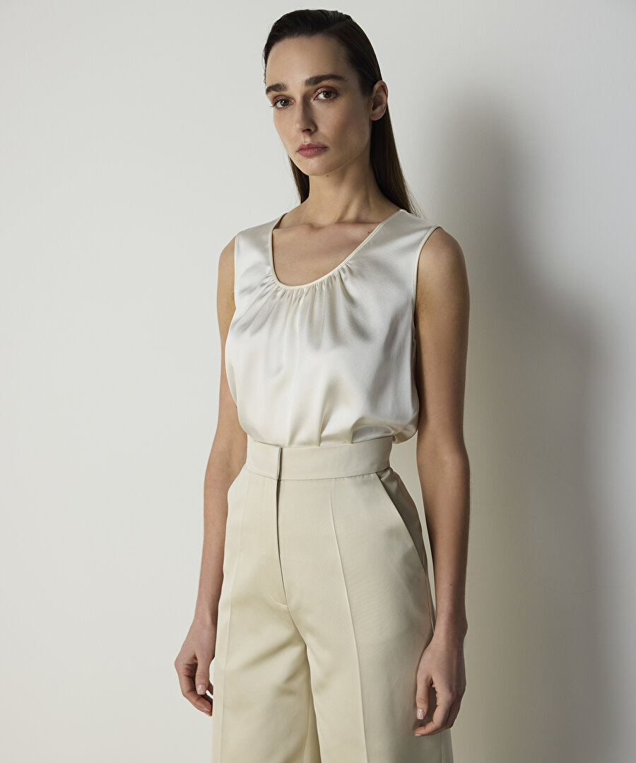 BÜZGÜLÜ İPEK BLUZ