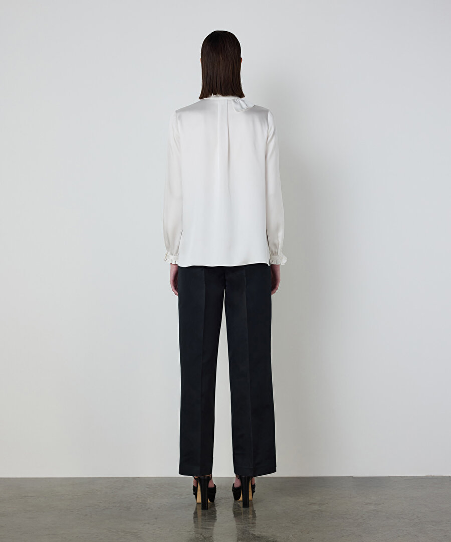 ASİMETRİK VOLANLI İPEK BLUZ