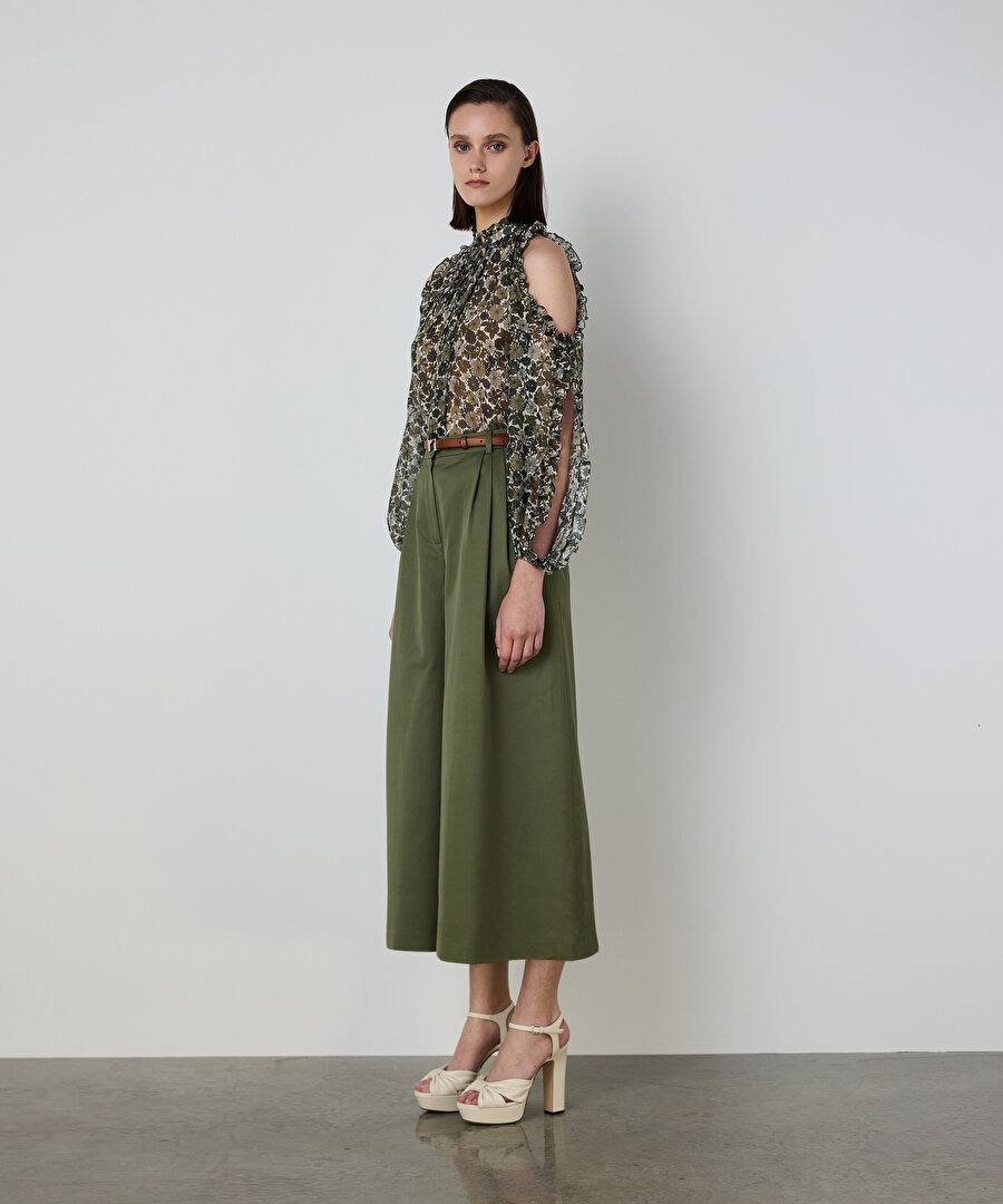 ÇİÇEK DESEN FIRFIRLI CUTOUT BLUZ