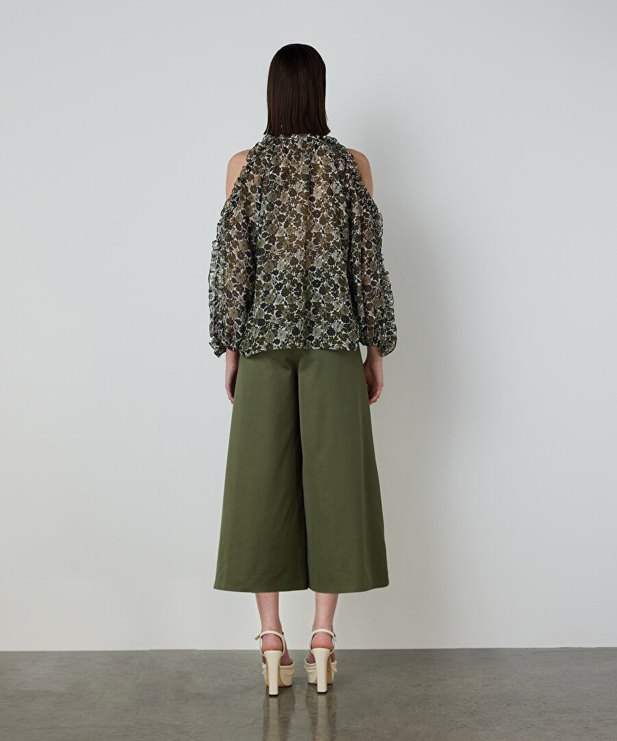 ÇİÇEK DESEN FIRFIRLI CUTOUT BLUZ