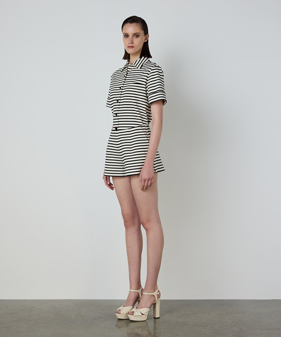 ÇİZGİ DESEN ŞORT