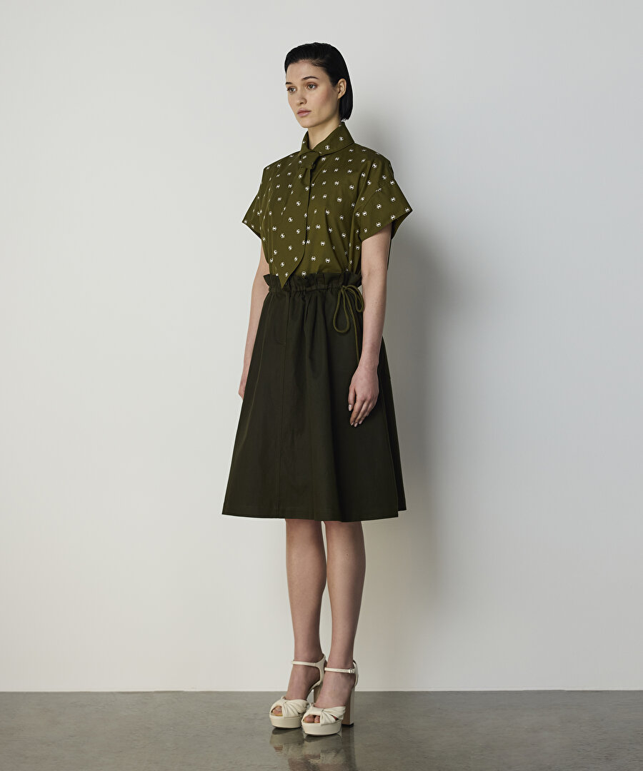 YENGEÇ DESEN KRAVATLI GÖMLEK