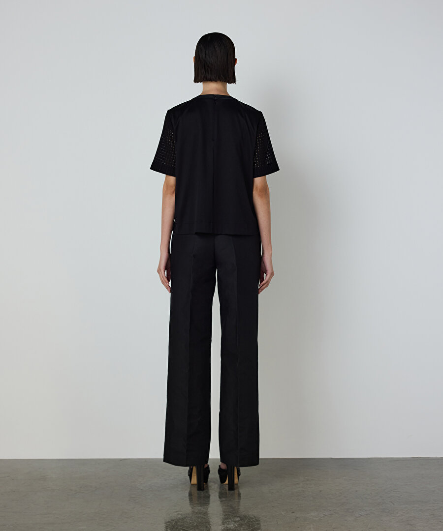 PAYETLİ ÇİÇEK APLİKELİ TİŞÖRT