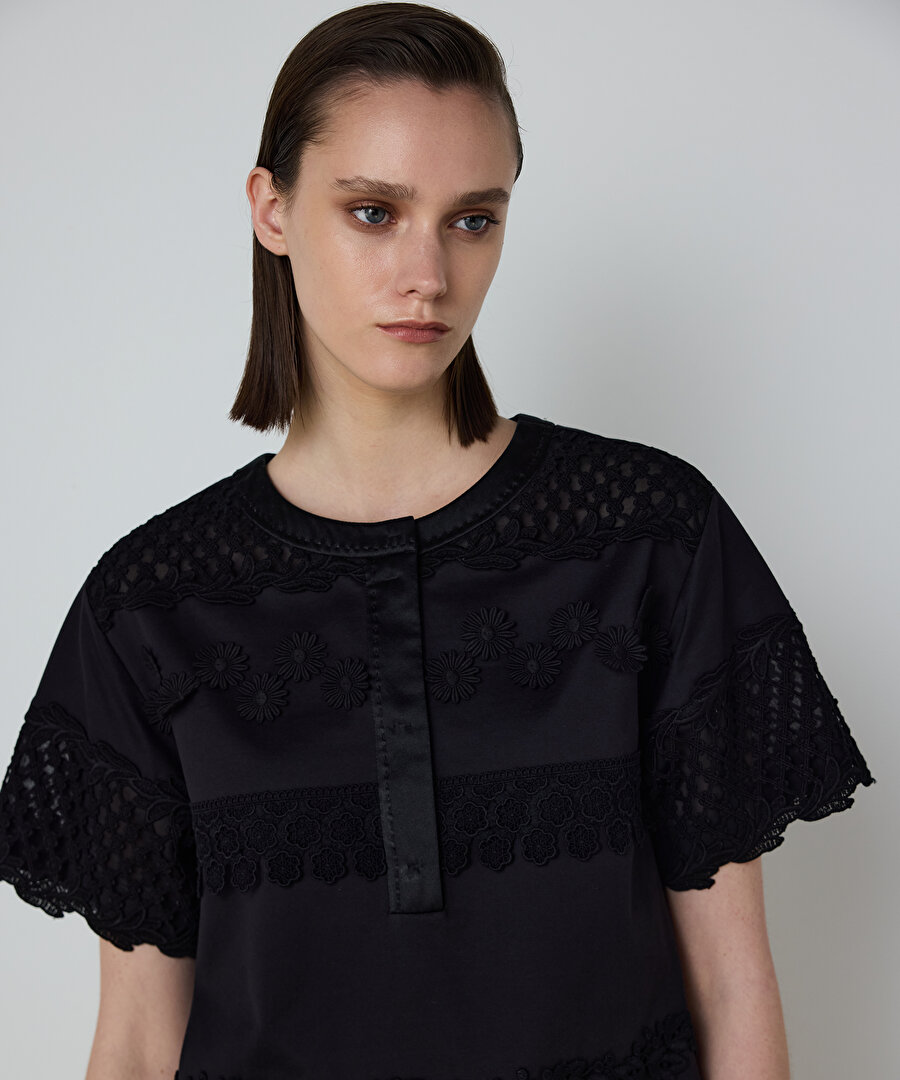 FİSTO ÇİÇEK APLİKELİ TİŞÖRT