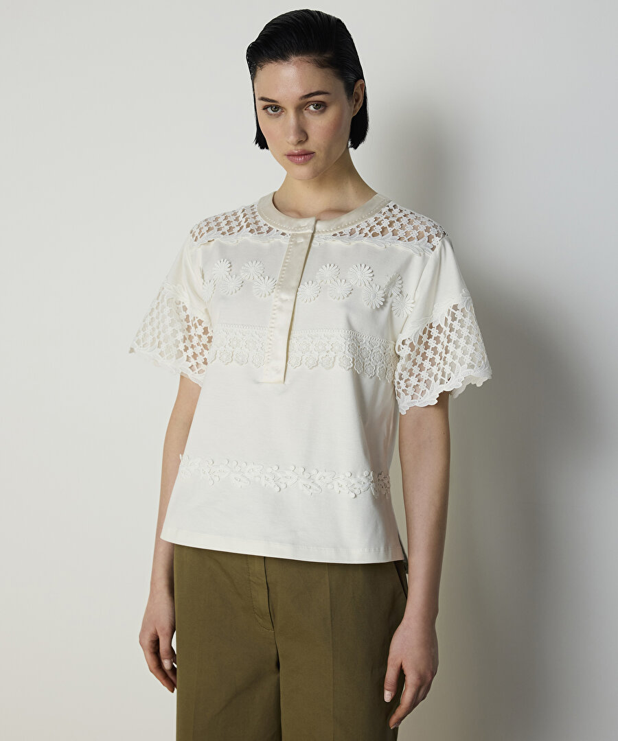 FİSTO ÇİÇEK APLİKELİ TİŞÖRT