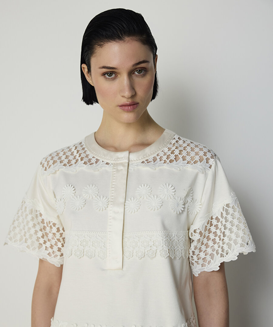 FİSTO ÇİÇEK APLİKELİ TİŞÖRT