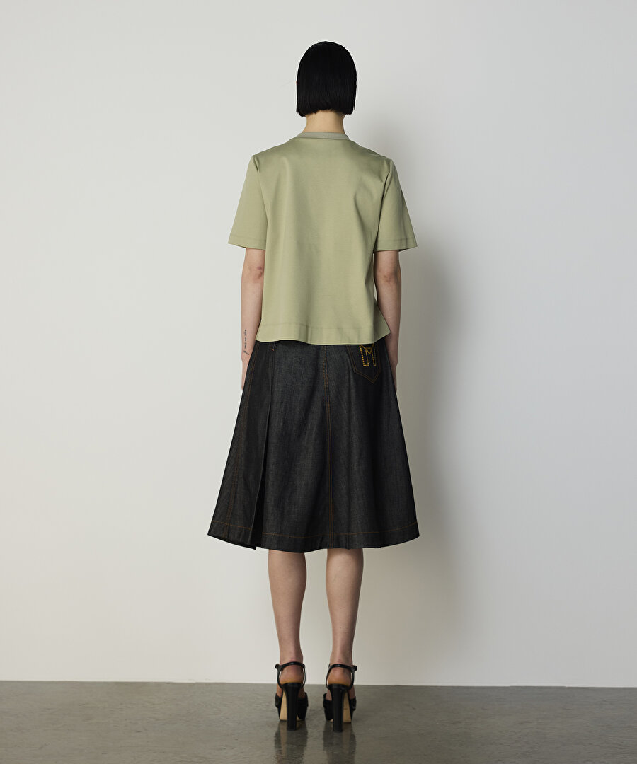 RAFYA ÇİÇEK NAKIŞLI TİŞÖRT